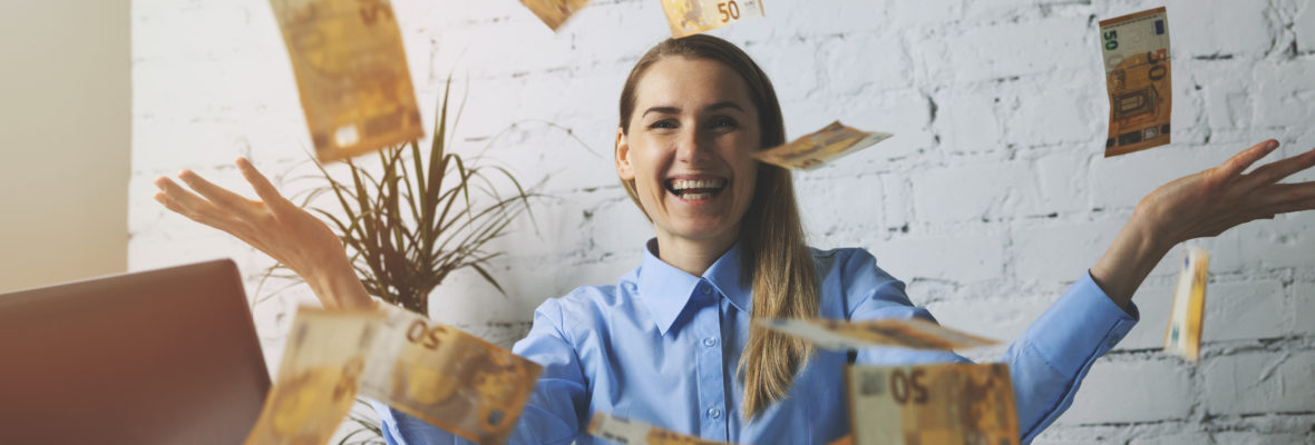 Frau mit Geld Gehälter