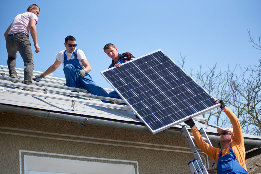 PV-Anlagen: Nachfrage explodiert – Wartelisten werden immer länger